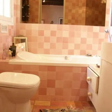 Fabulous Parisian 3 Bedroom, 3 Bathroom In 5th Arr, Sleeps 5, Ref. Pcp2313b *